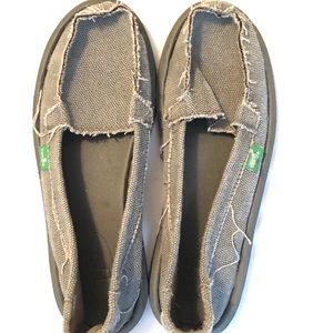 Sanuk slip on size 7